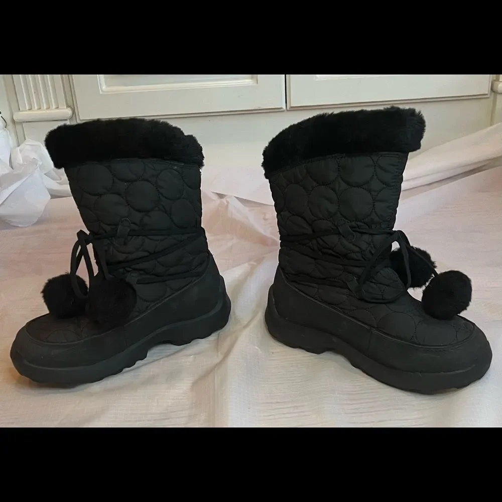 Kamik Youth/Grade School Sz 4 Black Snow Boots Girls Quilted Waterproof Pom Pom